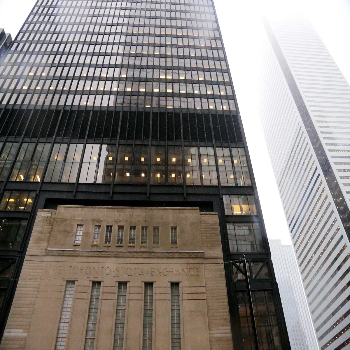 Canada share market 2026 tsx hits